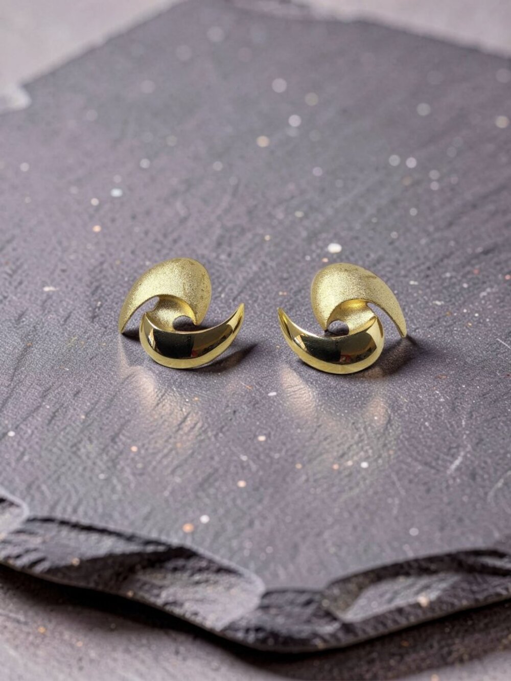 vintage gold tone textured fan blade shape stud earrings